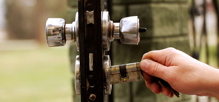 front door latch repair Navarre
