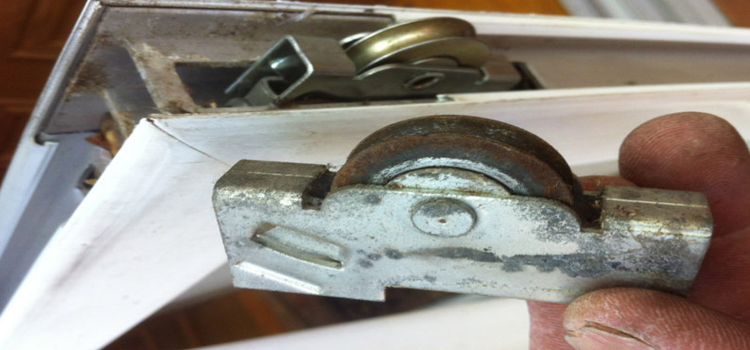 screen door roller repair in Navarre